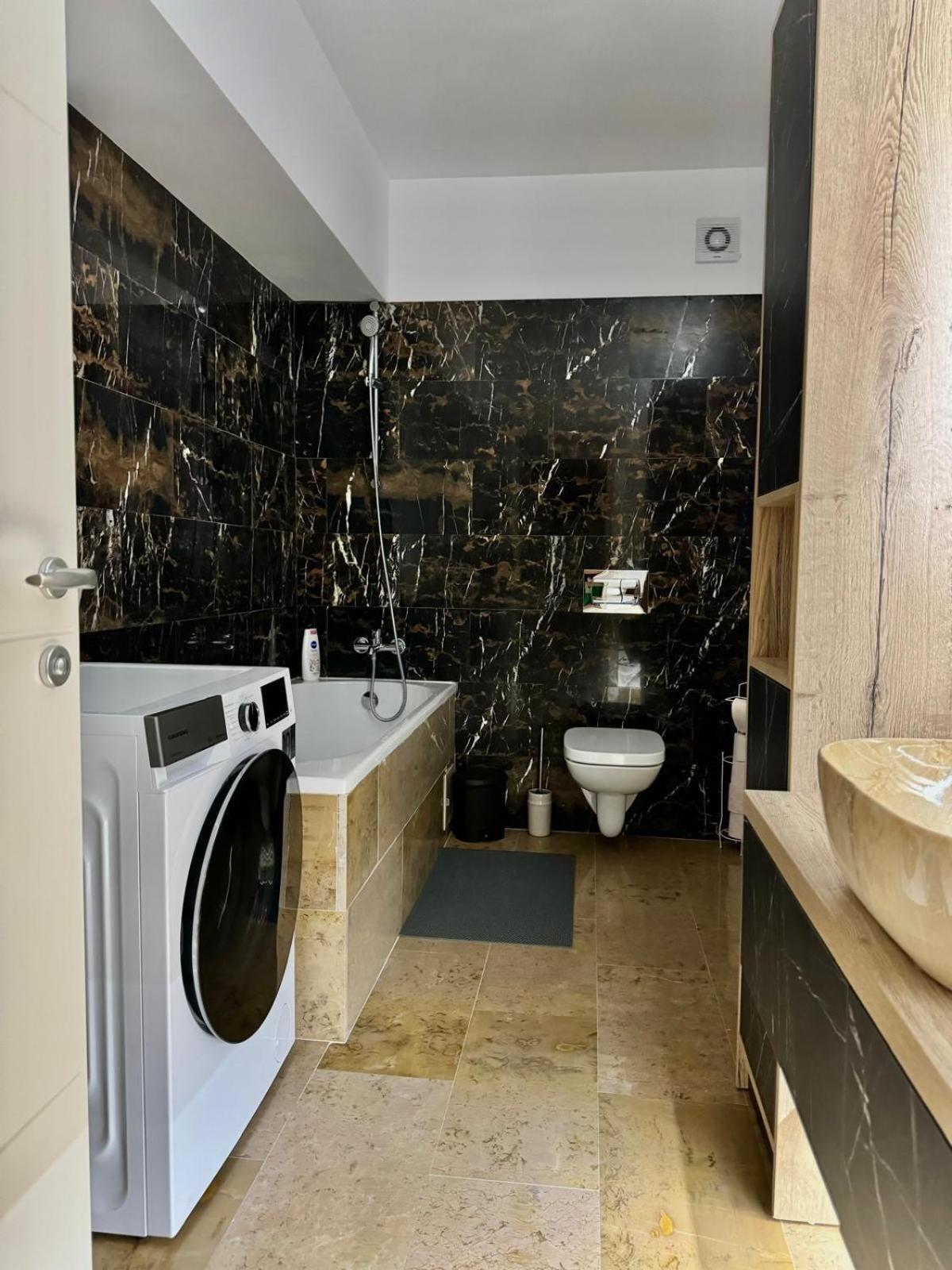 Luxury Blue Apartment Iasi Exterior photo